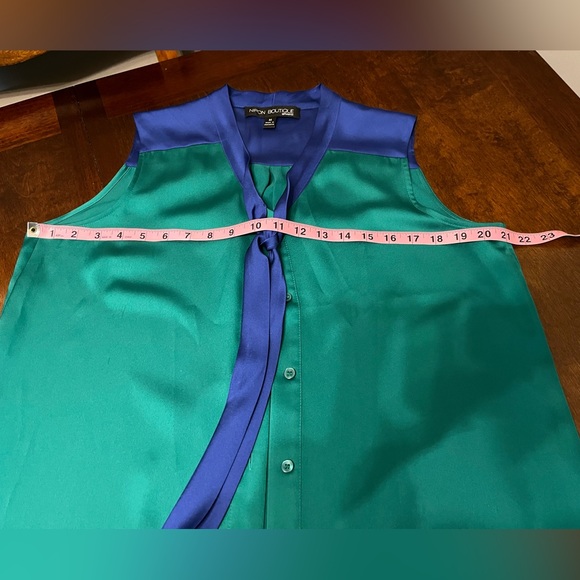 Nipon Boutique Separates Colourblock Sleeveless Faux Satin Button down Shirt - Picture 2 of 13